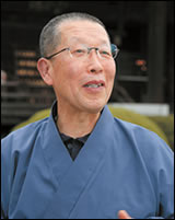 三室戸寺 住職 伊丹 光恭師