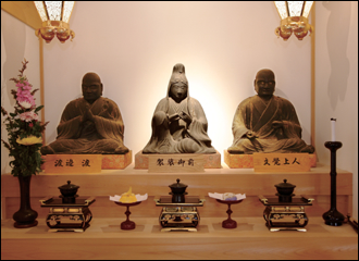 伝説を語り伝える「恋塚寺」