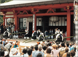 鞍馬寺の「竹伐り会式」
